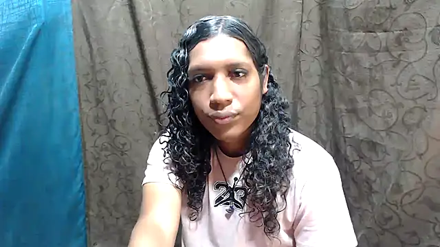 Snapshot of shairaStarr chatting on October 19, 2025, 6:54 pm shairaStarr online show from October 19, 2025, 6:54 pm