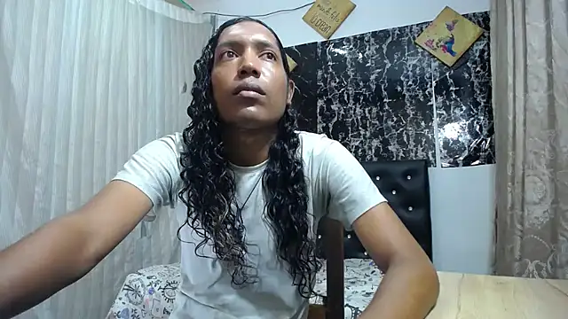 Snapshot of shairaStarr chatting on February 19, 2025, 3:27 pm shairaStarr online show from February 19, 2025, 3:27 pm
