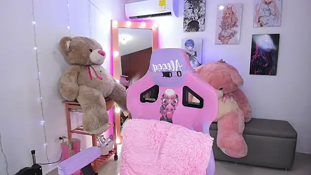 alessandrathedoll online show from February 23, 2026, 5:35 pm