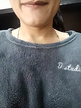 Snapshot of Beautiful_xxo chatting on March 12, 2025, 9:02 am Beautiful xxo online show from March 12, 2025, 9:02 am