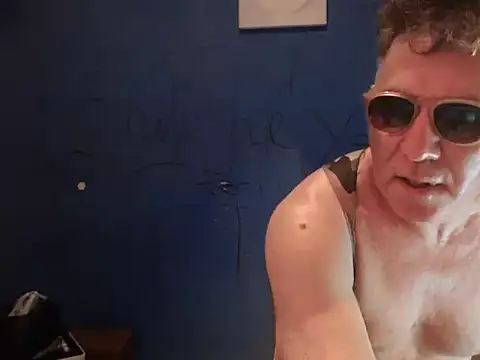 Snapshot of Fabrissi chatting on April 13, 2026, 9:41 pm Fabrissi online show from April 13, 2026, 9:41 pm