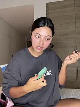 Snapshot of alexademie1 chatting on November 23, 2025, 1:21 pm alexademie1 online show from November 23, 2025, 1:21 pm