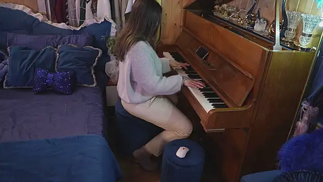 VanessaDoyle online show from November 4, 2025, 4:22 pm