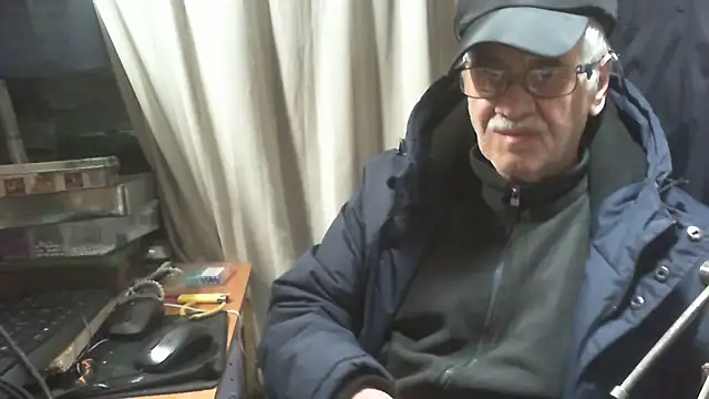 Snapshot of nonnomaturobisex chatting on December 1, 2025, 8:04 am nonnomaturobisex online show from December 1, 2025, 8:04 am