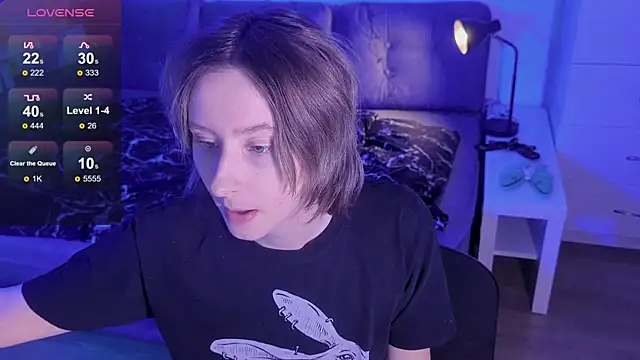 mothkink online show from December 5, 2025, 6:17 pm