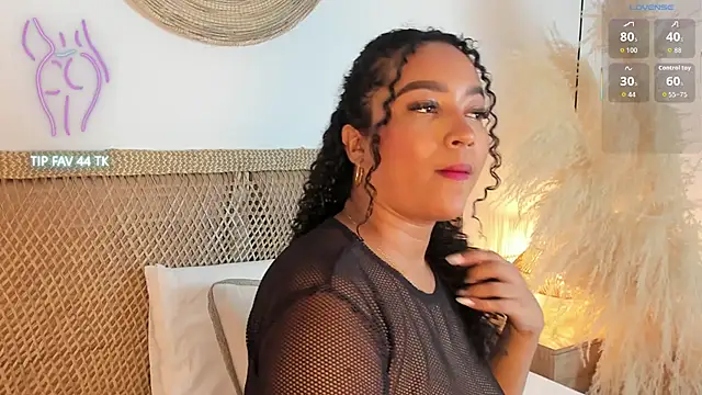 cloe 25 online show from October 28, 2025, 2:34 am