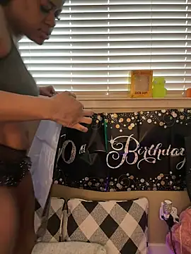 Snapshot of Tikalalin chatting on March 10, 2026, 4:11 pm Tikalalin online show from March 10, 2026, 4:11 pm