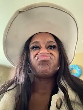 Snapshot of Tikalalin chatting on March 30, 2026, 4:08 pm Tikalalin online show from March 30, 2026, 4:08 pm