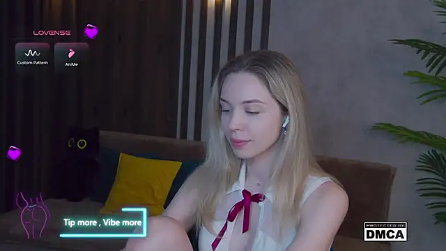 Holl1Would online show from February 23, 2025, 11:25 pm