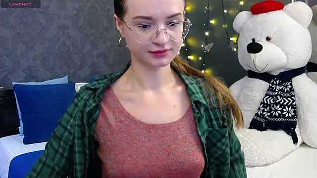 KateJonson online show from November 7, 2025, 7:57 am