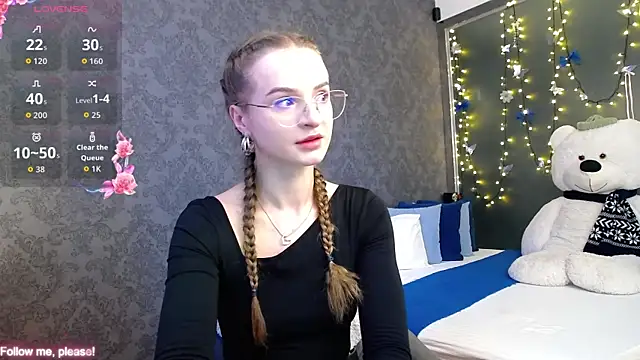 KateJonson online show from November 18, 2025, 11:24 am