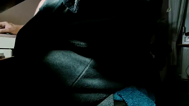 suedel65 online show from October 18, 2025, 2:46 am