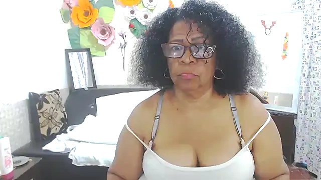 Snapshot of Yayis-hot-sexyw chatting on February 25, 2025, 10:42 pm Yayis-hot-sexyw online show from February 25, 2025, 10:42 pm