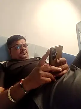 Desi Londa 143 online show from October 27, 2025, 1:56 pm