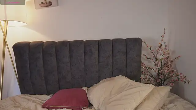 bunnycuteshy online show from July 24, 2026, 1:07 pm