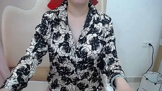 Snapshot of Leiershery chatting on October 9, 2025, 1:17 am Leiershery online show from October 9, 2025, 1:17 am