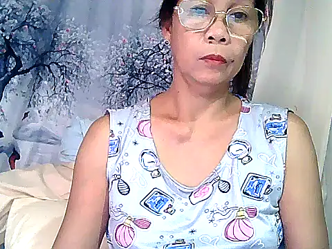 Snapshot of urwife_tobe chatting on September 21, 2025, 9:09 pm urwife tobe online show from September 21, 2025, 9:09 pm