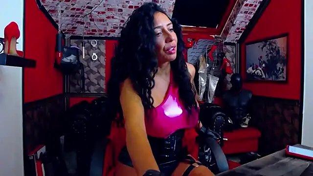 DommeBellatrix online show from July 7, 2026, 4:37 am