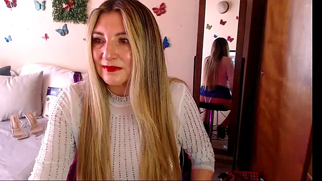 Snapshot of Jolie-Mature chatting on June 5, 2026, 8:58 pm Jolie-Mature online show from June 5, 2026, 8:58 pm