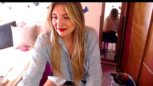 Snapshot of Jolie-Mature chatting on July 23, 2026, 7:21 pm Jolie-Mature online show from July 23, 2026, 7:21 pm