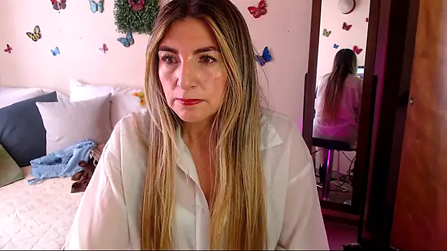 Snapshot of Jolie-Mature chatting on July 27, 2026, 8:49 pm Jolie-Mature online show from July 27, 2026, 8:49 pm