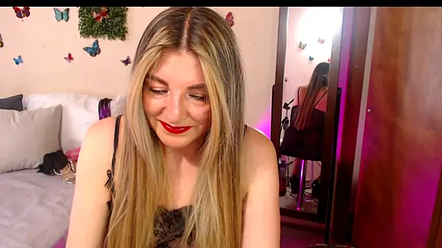 Snapshot of Jolie-Mature chatting on June 16, 2026, 10:32 pm Jolie-Mature online show from June 16, 2026, 10:32 pm