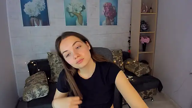 Snapshot of KristinaLoison chatting on January 27, 2025, 2:24 pm KristinaLoison online show from January 27, 2025, 2:24 pm