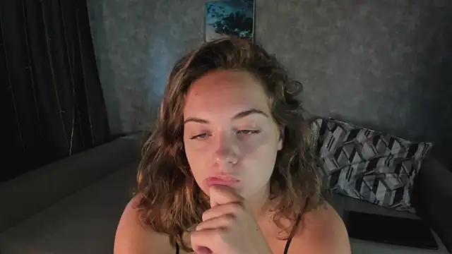 Snapshot of KristinaLoison chatting on September 9, 2025, 11:30 am KristinaLoison online show from September 9, 2025, 11:30 am