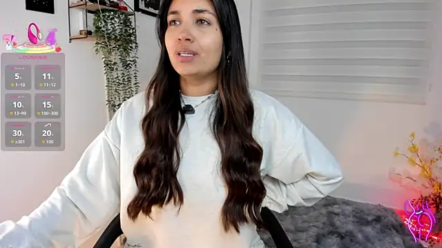 aisha es online show from July 29, 2026, 12:21 am