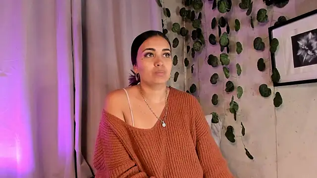 Snapshot of aisha_es chatting on February 19, 2025, 11:04 pm aisha es online show from February 19, 2025, 11:04 pm
