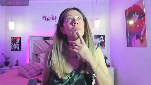 Karly moon online show from November 20, 2025, 5:19 am