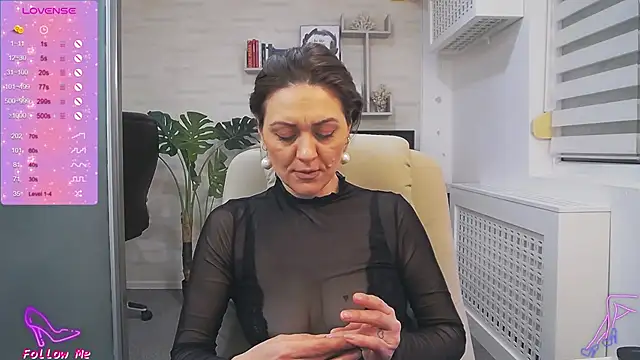 Snapshot of EllaMilf_ chatting on February 22, 2025, 7:34 am EllaMilf online show from February 22, 2025, 7:34 am