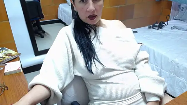 Snapshot of charlote_temple chatting on May 11, 2026, 2:45 pm charlote temple online show from May 11, 2026, 2:45 pm