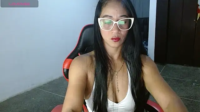 Snapshot of Emiliklauss22 chatting on May 20, 2026, 6:21 am Emiliklauss22 online show from May 20, 2026, 6:21 am