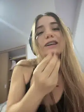 ShelbyHagen online show from November 12, 2025, 3:21 am