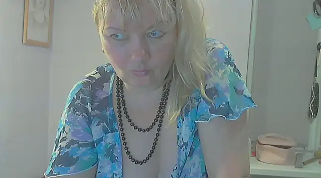 Snapshot of Lusi-777 chatting on February 21, 2025, 7:10 pm Lusi-777 online show from February 21, 2025, 7:10 pm