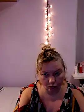 Snapshot of Lusi-777 chatting on March 7, 2025, 7:27 pm Lusi-777 online show from March 7, 2025, 7:27 pm