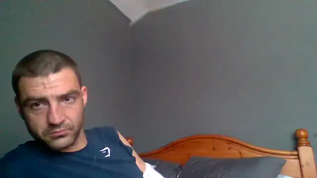 Snapshot of ThatGuyNextDoor1992 chatting on September 18, 2025, 9:45 am ThatGuyNextDoor1992 online show from September 18, 2025, 9:45 am