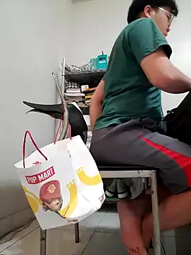 Snapshot of ksshp9502 chatting on October 5, 2025, 5:03 pm ksshp9502 online show from October 5, 2025, 5:03 pm