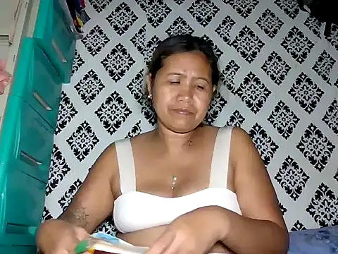 sweet smile4u online show from March 27, 2026, 11:22 am