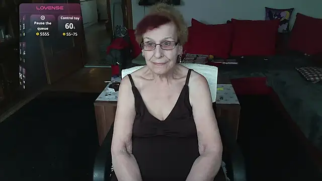 HeisseomaOriginal online show from February 10, 2026, 8:24 am