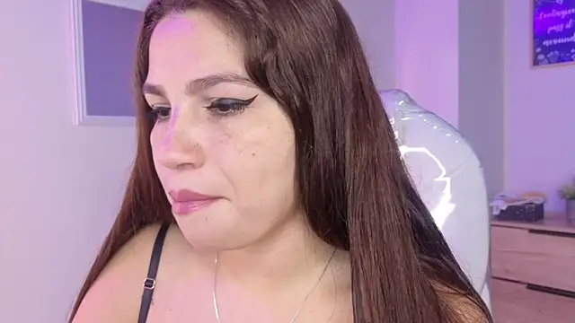 Snapshot of bluee_hazell chatting on November 6, 2025, 11:36 am bluee hazell online show from November 6, 2025, 11:36 am