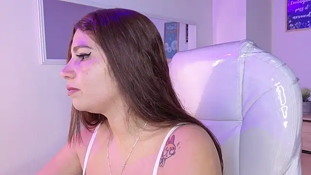 Snapshot of bluee_hazell chatting on October 27, 2025, 5:47 pm bluee hazell online show from October 27, 2025, 5:47 pm