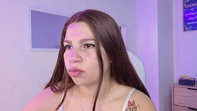 Snapshot of bluee_hazell chatting on December 5, 2025, 11:31 am bluee hazell online show from December 5, 2025, 11:31 am