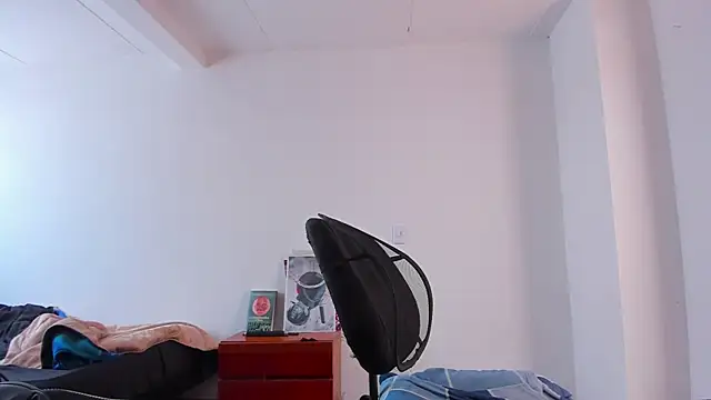 Snapshot of Headhunterdz chatting on April 3, 2026, 4:24 pm Headhunterdz online show from April 3, 2026, 4:24 pm