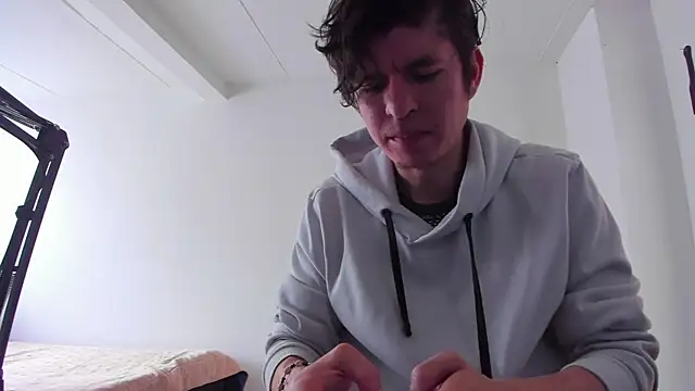 Snapshot of Headhunterdz chatting on April 15, 2026, 7:58 pm Headhunterdz online show from April 15, 2026, 7:58 pm