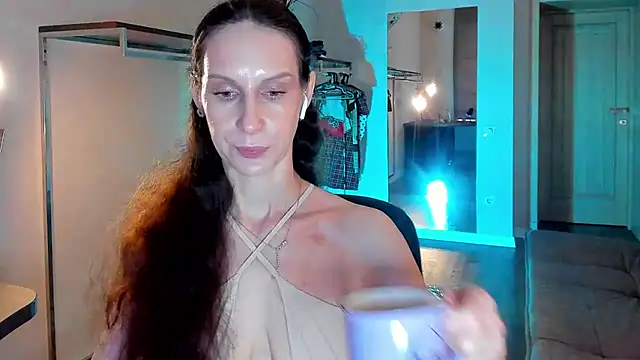 Mila Anders online show from March 31, 2026, 4:58 am