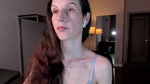 Mila Anders online show from January 8, 2026, 8:37 pm