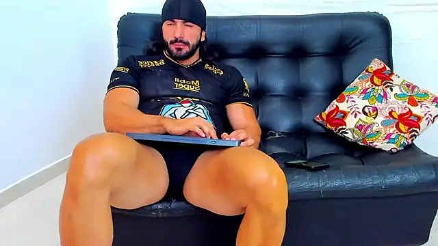 AlfredWalker online show from September 26, 2025, 1:07 pm