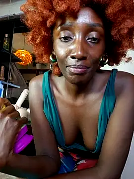Snapshot of lynnkatrina chatting on June 20, 2026, 12:21 pm lynnkatrina online show from June 20, 2026, 12:21 pm